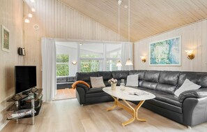 Smart-TV, Kamin, Stereoanlage