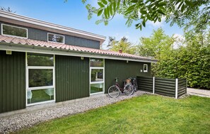 Exterior - Pet friendly home in Tarm with sauna (Tarm)