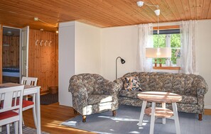 Smart TV - Amazing home in Markaryd with lake view (Markaryd)