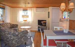 Smart TV - Amazing home in Markaryd with lake view (Markaryd)
