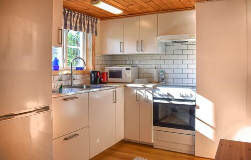 Amazing home in Markaryd with lake view