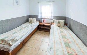 2 Schlafzimmer, Reisekinderbett, kostenloses WLAN, Bettwäsche