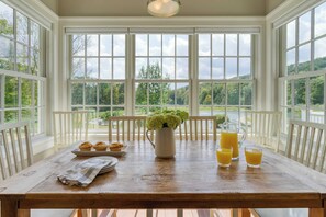 Interior - Secluded Estate Optional Guest House, Pond, Playroom, Gym & Theater Sunny Pond by Avantstay (Austerlitz)