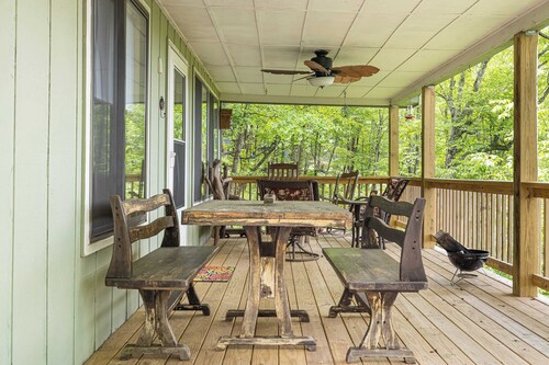 Deck w/ Forest Views, Ping Pong Blue Ridge Mtn Escape Ash Vale by Avantstay