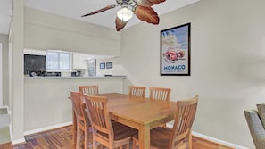 Apartment (2 Bedrooms) | Interior - 3C Mariners Walk by Avantstay Beach & Pool Access, Enclosed Porch (Isle of Palms)