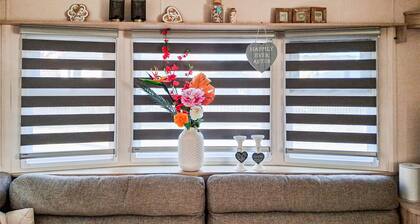 2 bedroom cozy (sta)caravan in Makkum