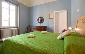 1 camera, culla da viaggio, Wi-Fi gratuito, lenzuola