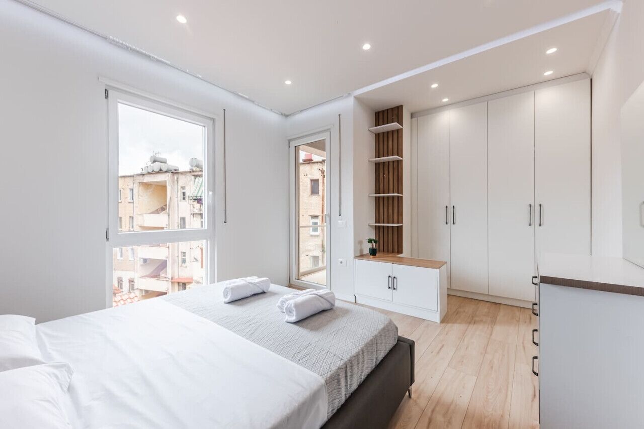 2 habitaciones, tabla de planchar con plancha, wifi y ropa de cama 