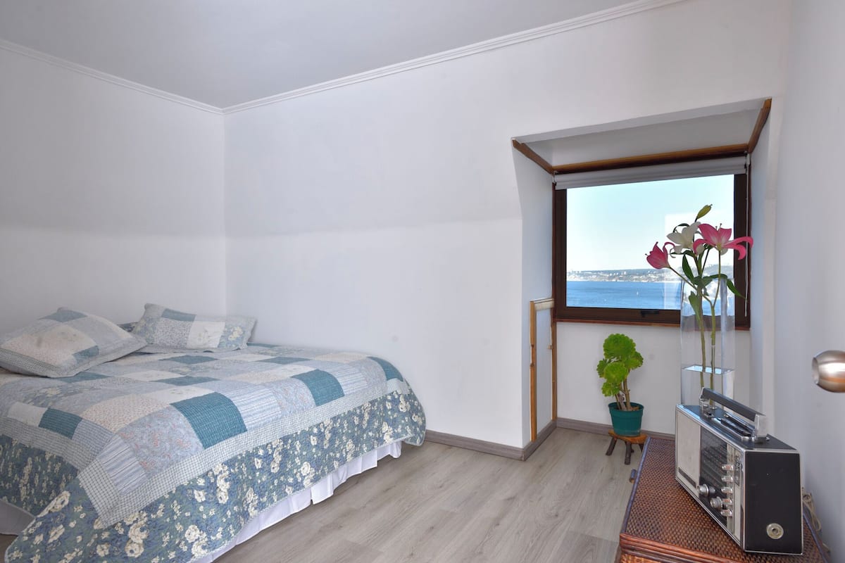 1 bedroom, premium bedding, down duvets, iron/ironing board