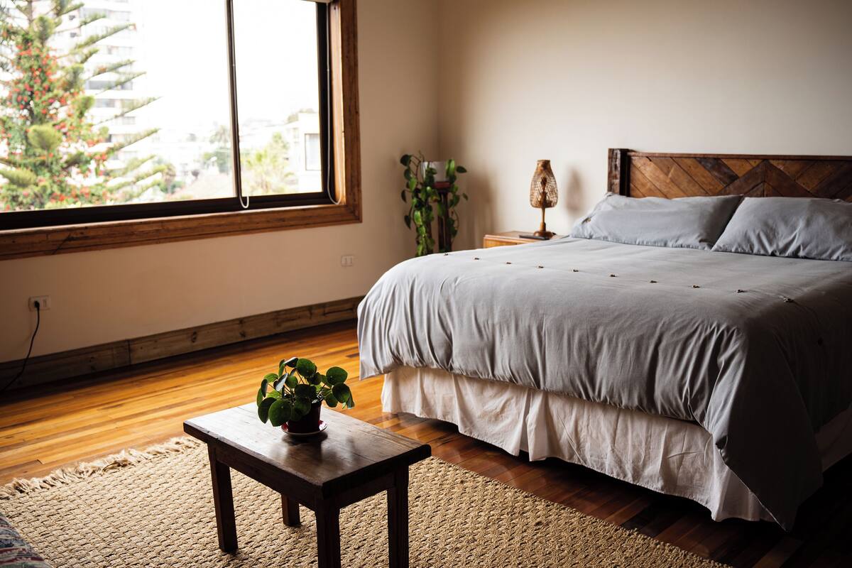 Zimmer, 1 Queen-Bett, Meerblick | Hochwertige Bettwaren, Daunenbettdecken, Bügeleisen/Bügelbrett
