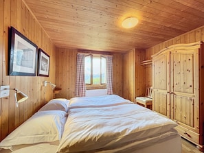 2 sovrum, strykjärn/strykbräda, internet och sängkläder