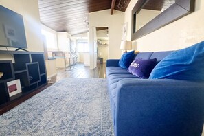 Apartment, Lake View | Living area | Flat-screen TV - Lakeside Charm in Ocean Beach (San Diego)