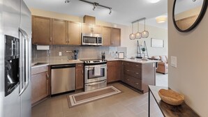 Unclassified image, 2 of 14, button - Heart of Downtown Calgary Luxury Condo with Stunning Views and Premium Amenities (Calgary)
