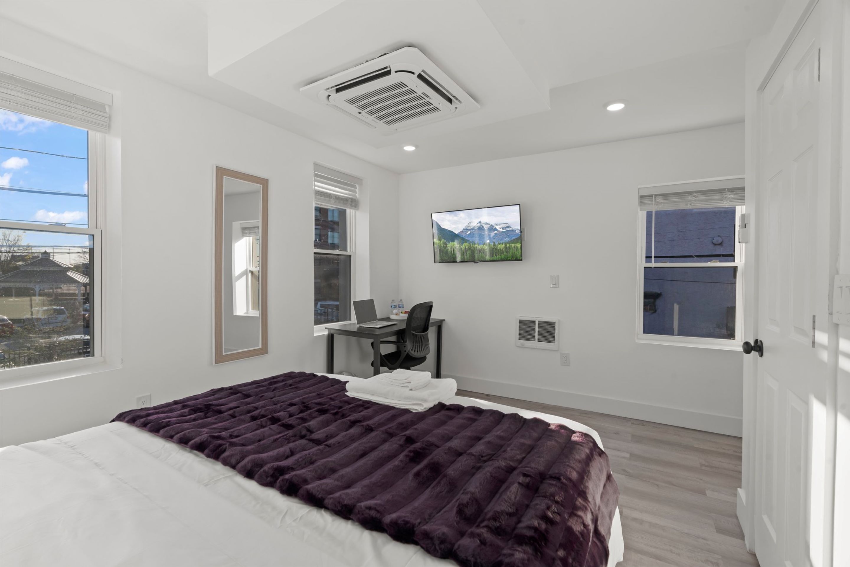 精品套房, 无烟房 | 1 多间卧室、高档床上用品、记忆海绵床垫、办公桌