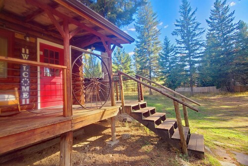 Huckleberry Cabin ~ Fish, Ski, Golf, Play, Relax!  St Regis, Montana