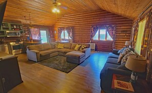 Smart TV, foosball, books - Huckleberry Cabin ~ Fish, Ski, Golf, Play, Relax!  St Regis, Montana (Saint Regis)