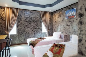 Deluxe Twin kamer, uitzicht op bergen | Gratis wifi, beddengoed