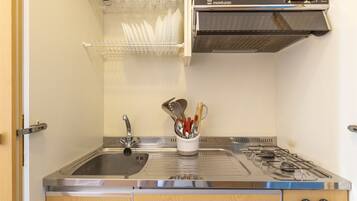 Frigorifero, forno, tostapane, pentole/stoviglie/utensili