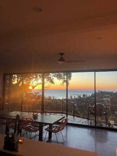 AMAZING Insta-worthy ocean views over Newport Beach sleeps 9 guests