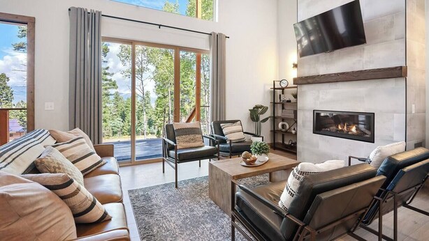 Living area - Alpine View: Your Getaway to Mountain Adventures (Angel Fire)