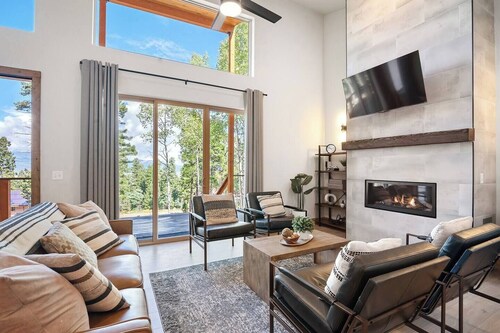 Alpine View: Your Getaway to Mountain Adventures