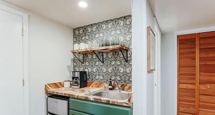 Secret Garden Studio-Apartment-Eigenes Badezimmer