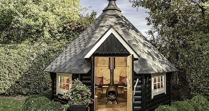 Beautiful private villa for 14 guests with WIFI, TV and terrace