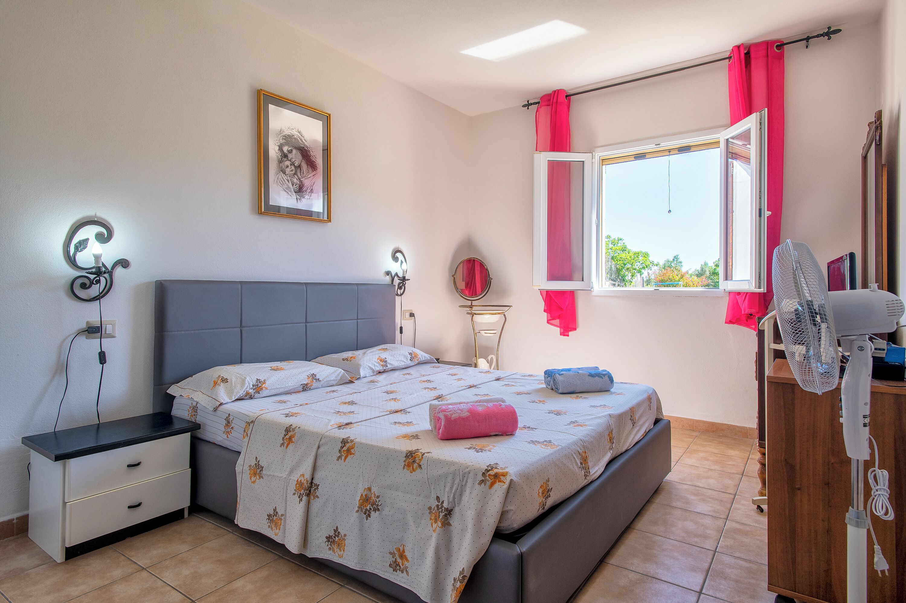 3 chambres, fer et planche à repasser, draps fournis