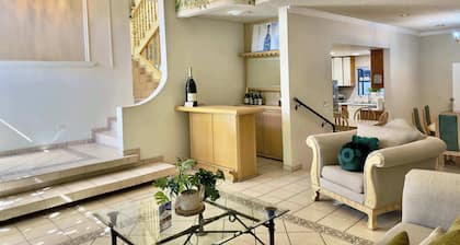 Casa Lomas: 3BR Villa near Xolos Stadium