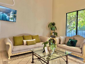 TV, offices - Casa Lomas Cozy 3 Bedroom 2 Bath Villa by Xolos Stadium (Tijuana)