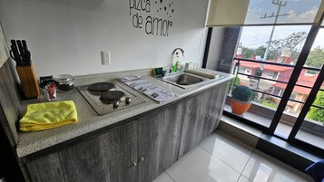 Micro-ondas, cafeteira/chaleira, chaleira elétrica, liquidificador