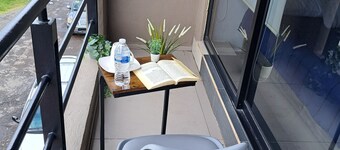 S06 PREMIUM SUITE Full Service WiFi Kitc