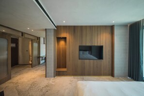 豪華四人房 | 高級寢具、遮光窗簾/窗簾、免費 Wi-Fi、床單