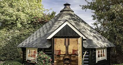 Schönes alleinstehendes Ferienhaus für 20 Gäste mit W-LAN, TV und Terrasse