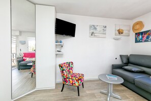 TV - Studio Apartment 'Appartement Avec Balcon' with Balcony (La Baule-Escoublac)