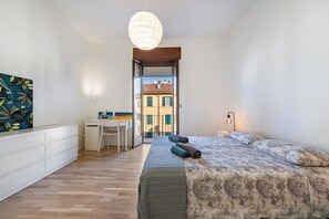 1 bedroom, bed sheets