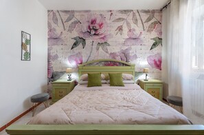 2 chambres, fer et planche à repasser, Wi-Fi gratuit, draps fournis