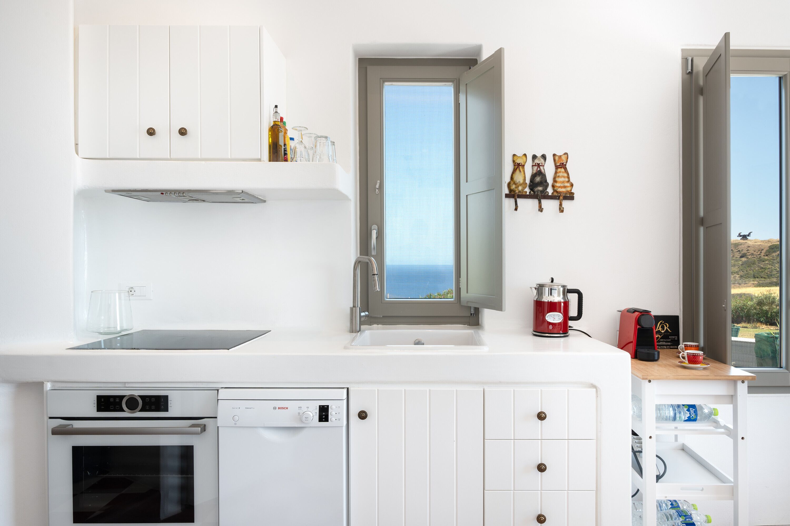 Refrigerador, horno, placa de cocina, lavavajillas