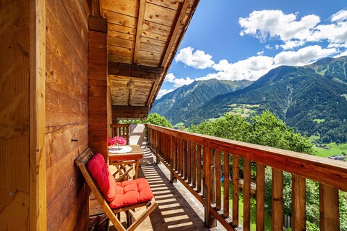 Appartement de vacances 'Almbergerhof Wohnung Hirzer' avec vue sur la montagne et balcon