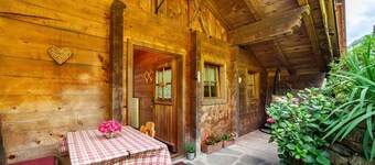 Vakantiewoning 'Almbergerhof Wohnung Hirzer' met bergzicht en balkon
