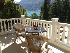 Outdoor dining - Villa 'Eleanor Geni' with Sea View, Wi-Fi and Air Conditioning (LEFKADA)