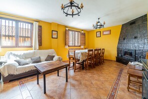 Téléviseur, foyer, lecteur de DVD