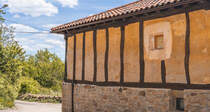 Chalet 'La Pedraja De Atapuerca' with Mountain View, Private Terrace and Private Garden