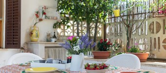 Apartment 'Villa Rosa, Relax Place' with Sea View, Wi-Fi and Air Conditioning