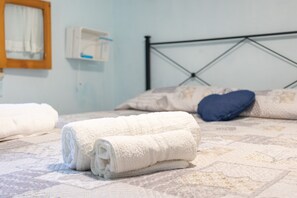 3 bedrooms, iron/ironing board, free WiFi, bed sheets