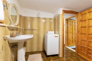 تجهيزات دش، مجففات شعر، مناشف