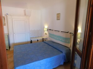 2 bedrooms, free WiFi, bed sheets - Holiday Home 'Appartamento Residence Mirice' with Shared Pool, Wi-Fi and Air Conditioning (Vignola Mare)