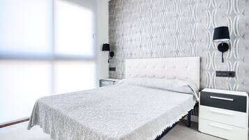 2 chambres, fer et planche à repasser, Wi-Fi gratuit, draps fournis