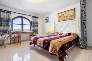 3 chambres, accès au Wi-Fi (inclus), literie fournie