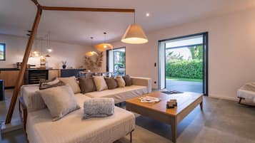 Tv, pejs, bordtennisbord